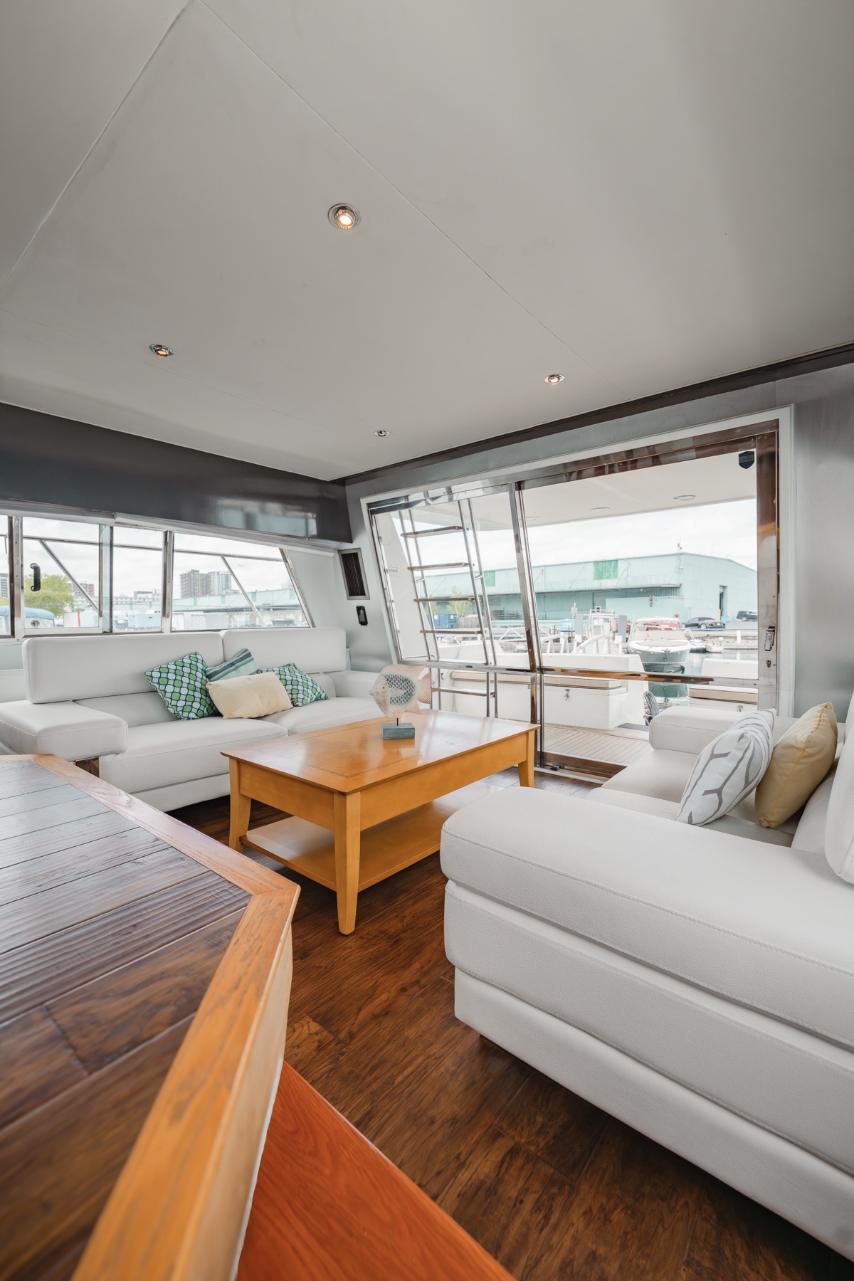 Valhalla Yacht Charters main level photo 4